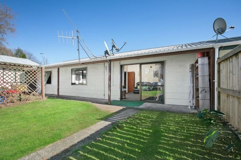 Photo of property in 2/22 Beach Road, Katikati, 3129