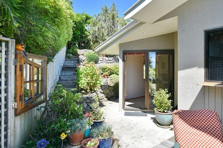 Photo of property in 2/56 Balmoral Lane, Redcliffs, Christchurch, 8081