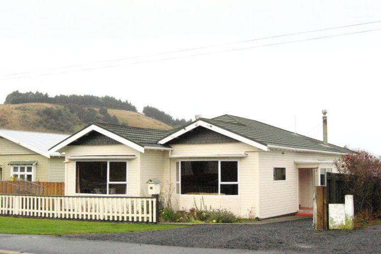 Photo of property in 18 Hugh Street, Sawyers Bay, Port Chalmers, 9023