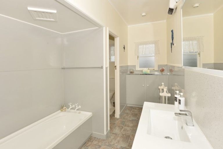 Photo of property in 11 Grand View Road, Te Kamo, Whangarei, 0112