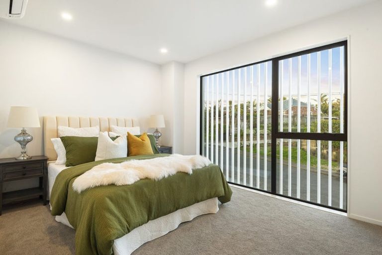 Photo of property in 1/18 Handley Avenue, Narrow Neck, Auckland, 0624