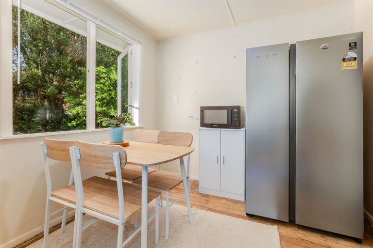 Photo of property in 9 Berkshire Grove, Cannons Creek, Porirua, 5024