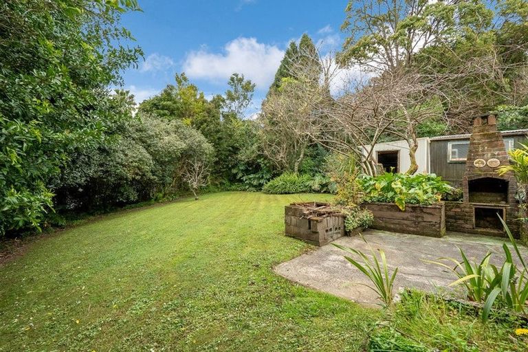 Photo of property in 1/5 Flavia Close, Torbay, Auckland, 0630