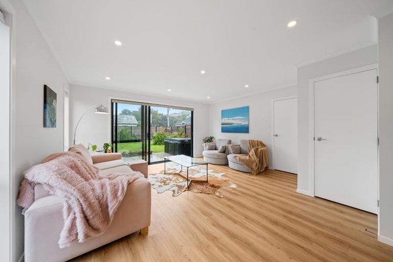 Photo of property in 17 Reakes Crescent, Wallaceville, Upper Hutt, 5018