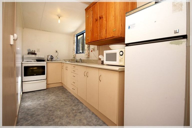 Photo of property in 6 Dustin Street, Foxton Beach, Foxton, 4815