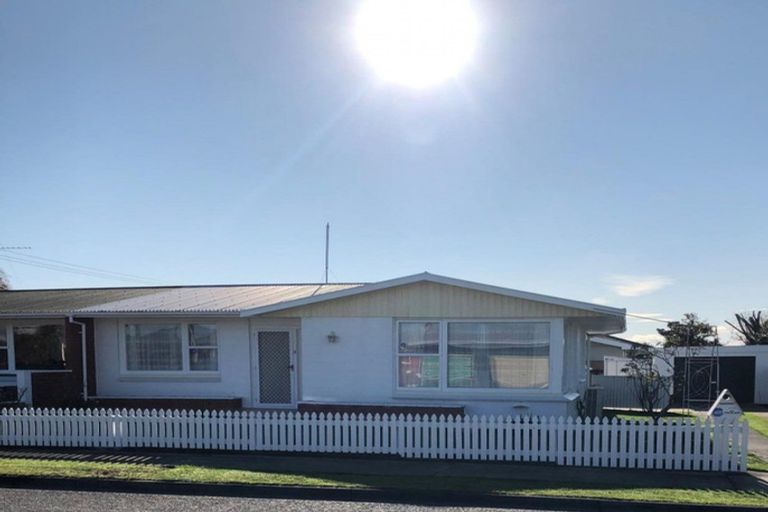 Photo of property in 2/1 Newbourne Crescent, Redwoodtown, Blenheim, 7201