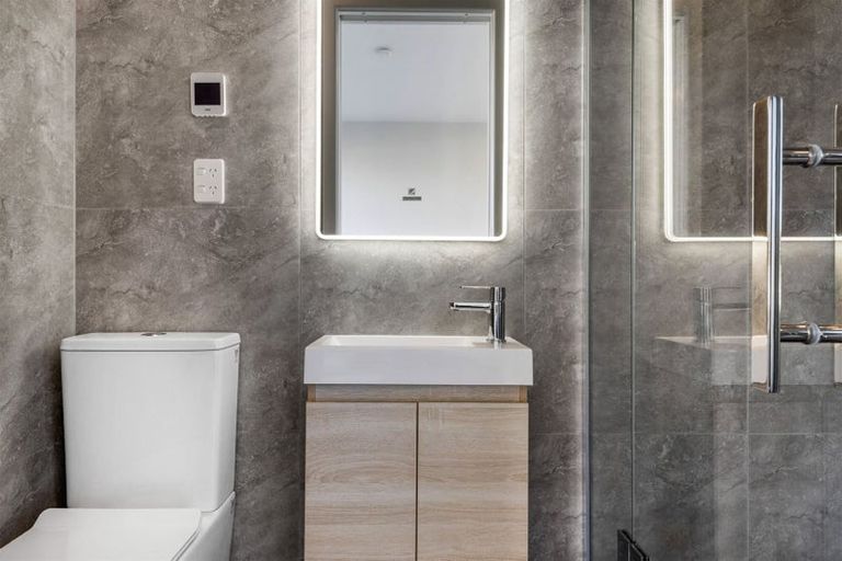 Photo of property in 2/14 Williamson Avenue, Belmont, Auckland, 0622