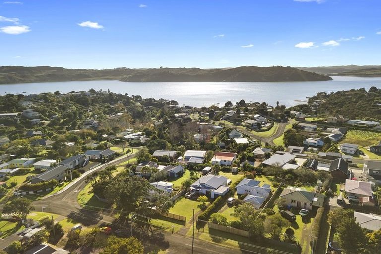 Photo of property in 29 Lorenzen Bay Road, Raglan, 3225