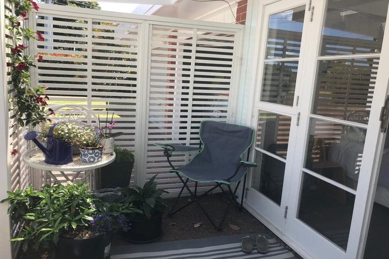 Photo of property in 2 Maungawhare Place, Otumoetai, Tauranga, 3110