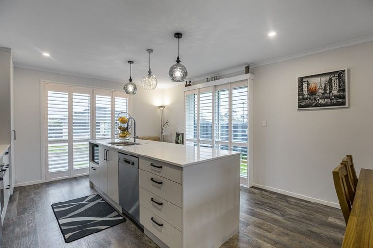 Photo of property in 8 Tahuna Minhinnick Drive, Glenbrook, Waiuku, 2681