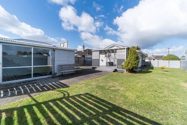 Photo of property in 17 Wilson Crescent, Highbury, Palmerston North, 4412