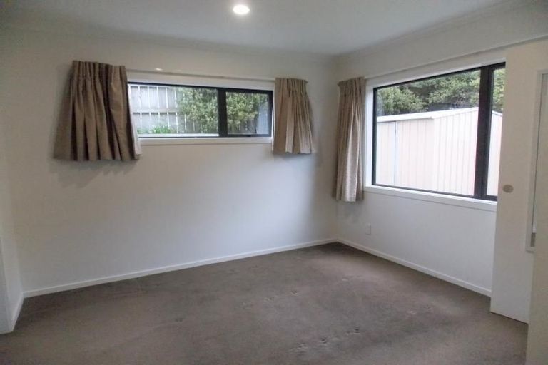 Photo of property in 8 Tongariro Drive, Aotea, Porirua, 5024
