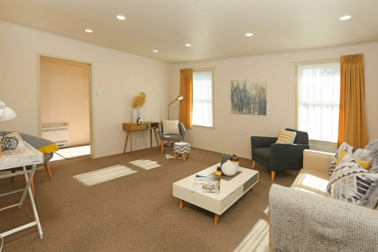 Photo of property in 212 Glengarry Road, Glen Eden, Auckland, 0602