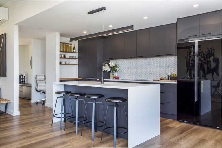 Photo of property in 8a Huka Road, Birkenhead, Auckland, 0626