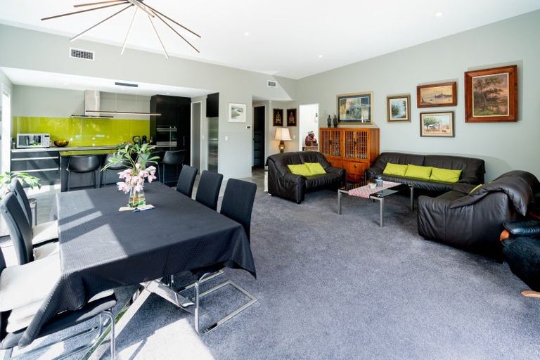 Photo of property in 6 Pukatea Close, Raumati Beach, Paraparaumu, 5032