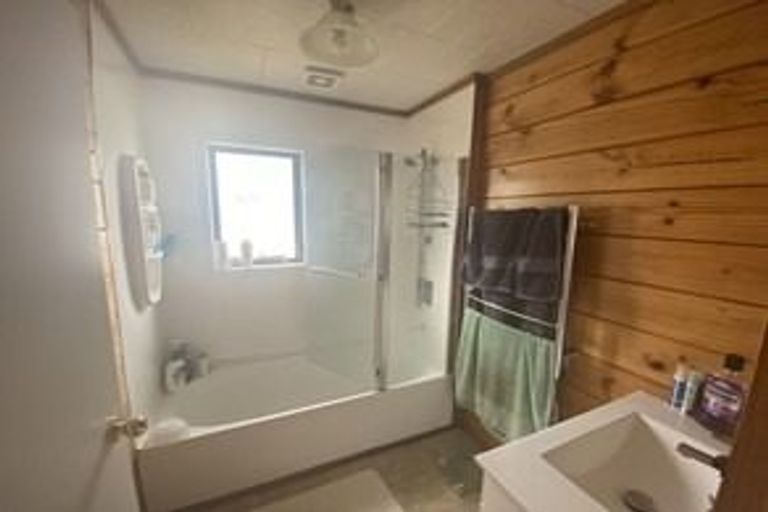 Photo of property in 1/3 Rewa Street, New Lynn, Auckland, 0600