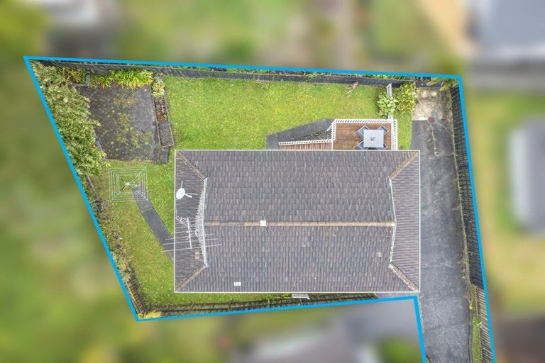 Photo of property in 2/15 Exeter Place, Unsworth Heights, Auckland, 0632