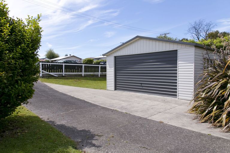 Photo of property in 17 Waitahanui Avenue, Taupo, 3330