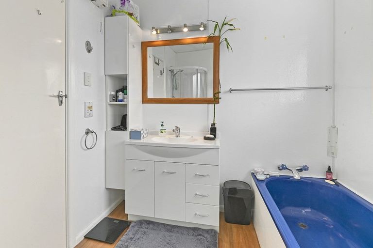 Photo of property in 67 Farquhars Road, Redwood, Christchurch, 8051