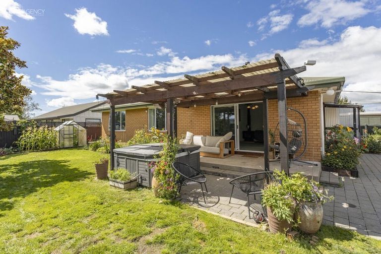 Photo of property in 102b West Belt, Rangiora, 7400