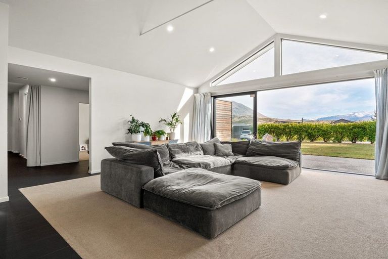 Photo of property in 4 Jackby Court, Jacks Point, Queenstown, 9371