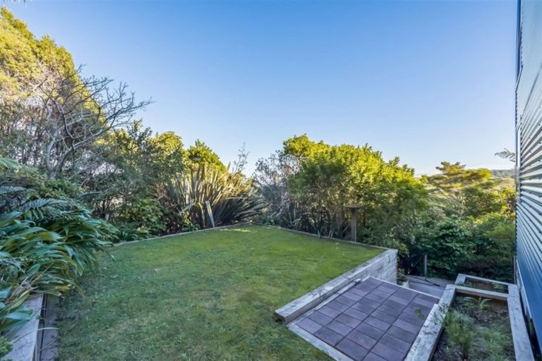 Photo of property in 100 Viewmont Drive, Harbour View, Lower Hutt, 5010