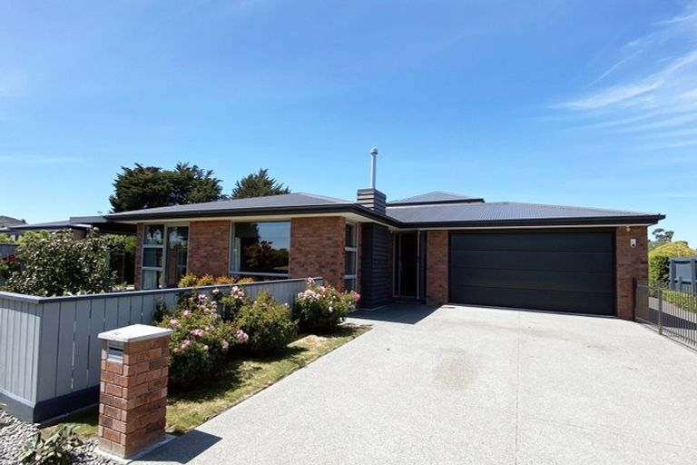 Photo of property in 94 Mcmahon Drive, Aidanfield, Christchurch, 8025