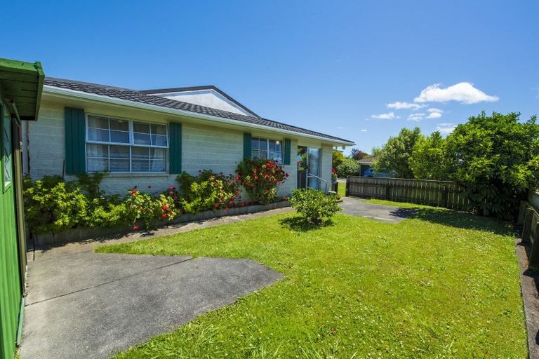 Photo of property in 25 Knights Grove, Otaki, 5512