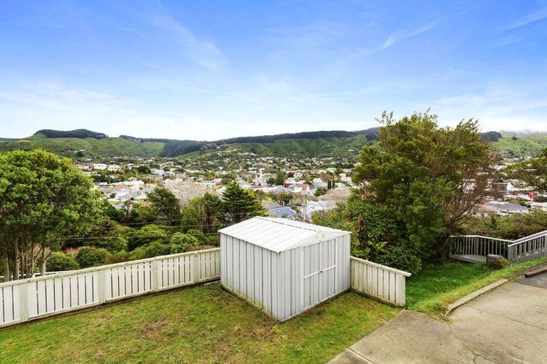 Photo of property in 33 Tawa Terrace, Tawa, Wellington, 5028