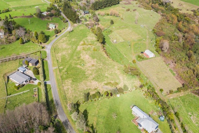 Photo of property in 288 North Manakau Road, Manakau, 5573