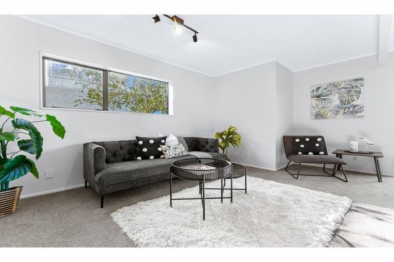 Photo of property in 74 Porritt Avenue, Chatswood, Auckland, 0626