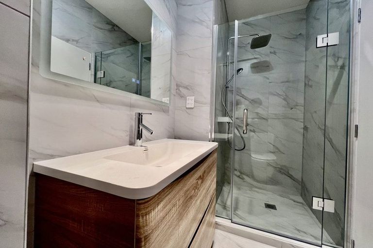 Photo of property in 24 Neretva Avenue, Massey, Auckland, 0614