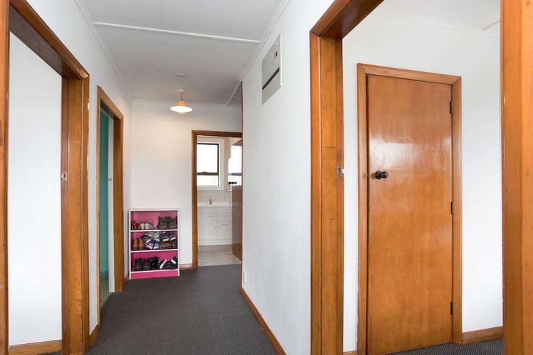 Photo of property in 19 Avro Crescent, Hornby, Christchurch, 8042