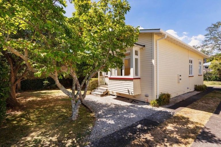 Photo of property in 27 Mark Road, Mount Albert, Auckland, 1025