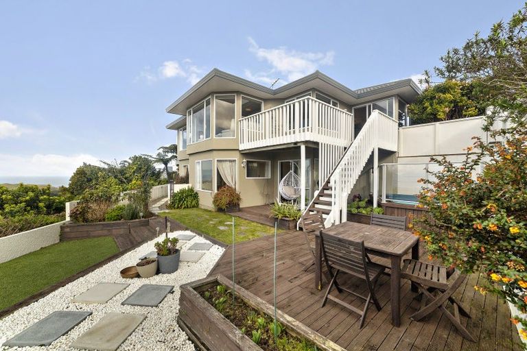 Photo of property in 89 Ashton Fitchett Drive, Brooklyn, Wellington, 6021