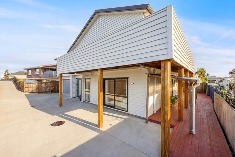 Photo of property in 45a Bradbury Road, Botany Downs, Auckland, 2010