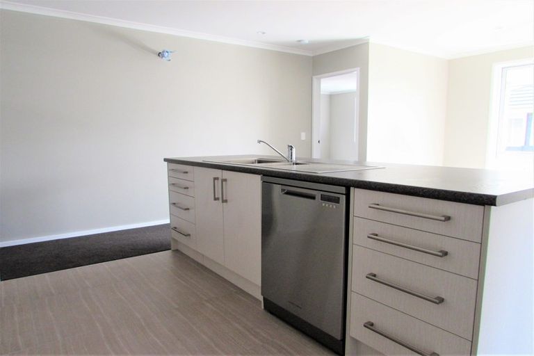 Photo of property in 17 Poulson Grove, Trentham, Upper Hutt, 5018