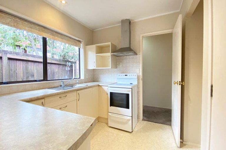 Photo of property in 2/79 Aberfeldy Avenue, Highland Park, Auckland, 2010