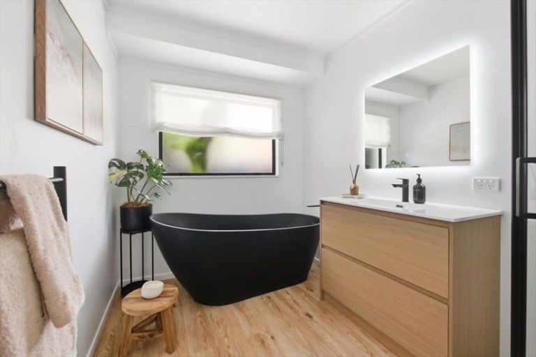 Photo of property in 11 Reef Avenue, Papamoa Beach, Papamoa, 3118