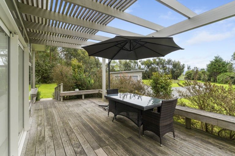Photo of property in 3 Takapu Road, Manakau, Levin, 5573