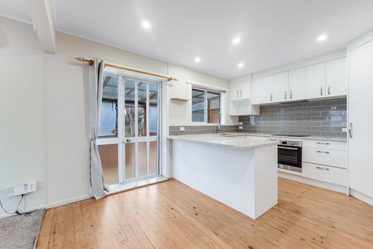 Photo of property in 56 Botany Road, Botany Downs, Auckland, 2010