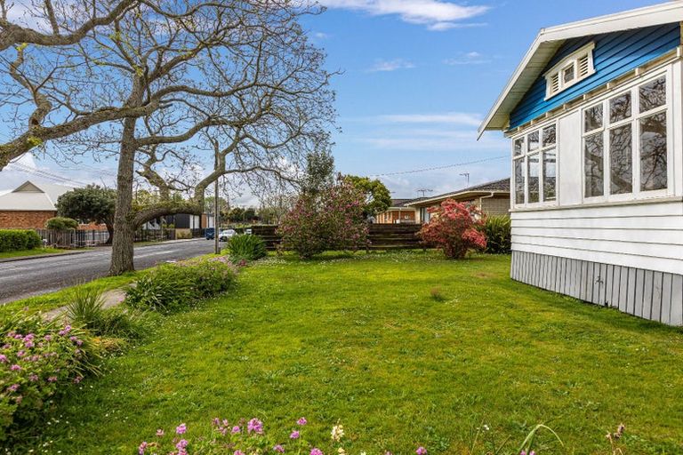 Photo of property in 97 Seddon Street, Pukekohe, 2120