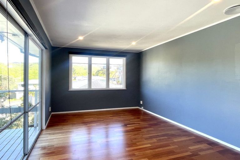 Photo of property in 15 Montreal Grove, Kingston, Wellington, 6021