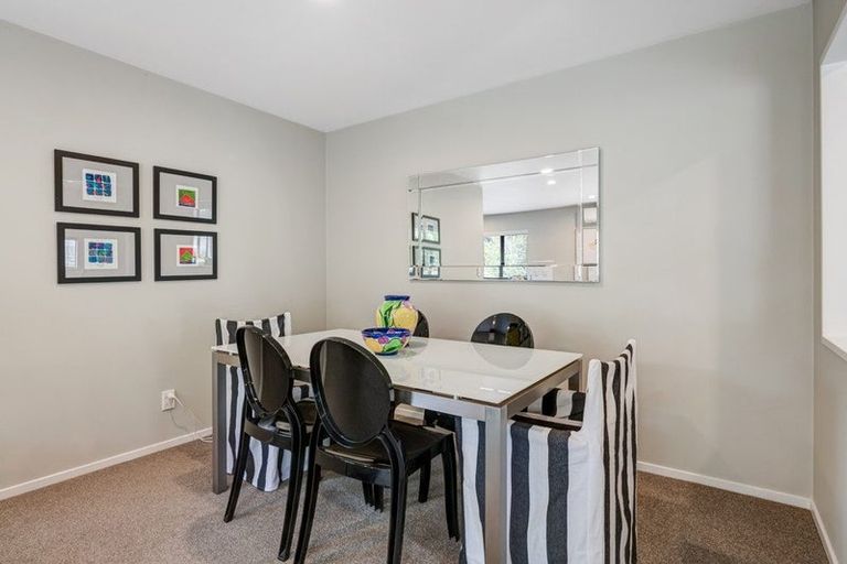 Photo of property in 19 Calypso Way, Unsworth Heights, Auckland, 0632