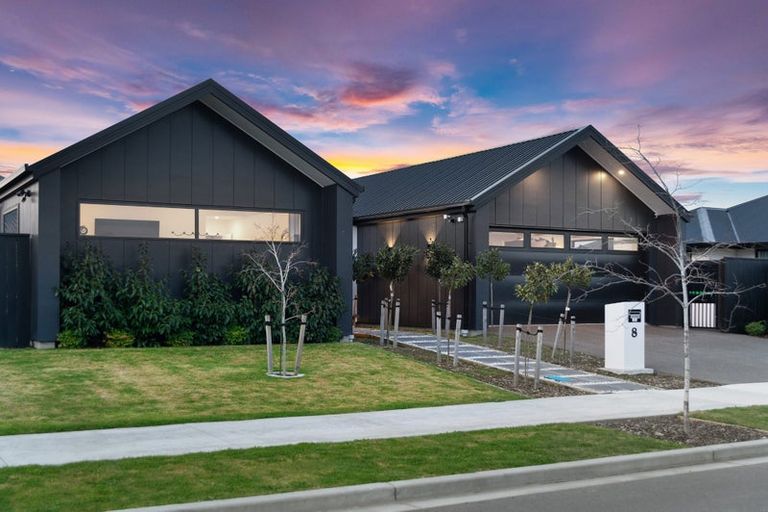 Photo of property in 8 Mccahon Drive, Rangiora, 7400