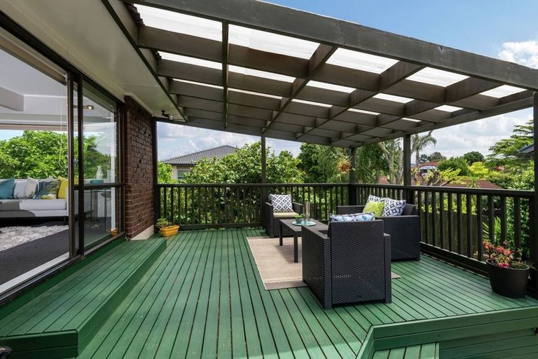 Photo of property in 2/5 Cornelian Crescent, Half Moon Bay, Auckland, 2012