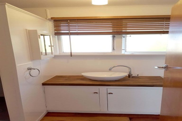 Photo of property in 63 Whiteley Street, Moturoa, New Plymouth, 4310