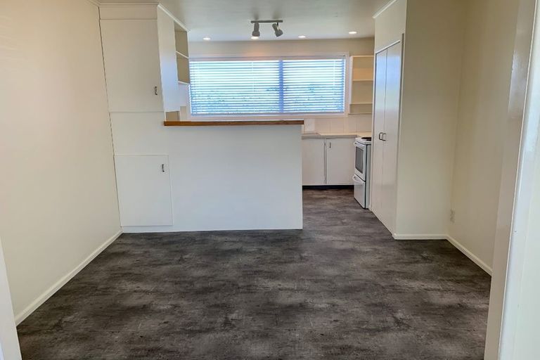 Photo of property in 2/164 Forrest Hill Road, Forrest Hill, Auckland, 0620