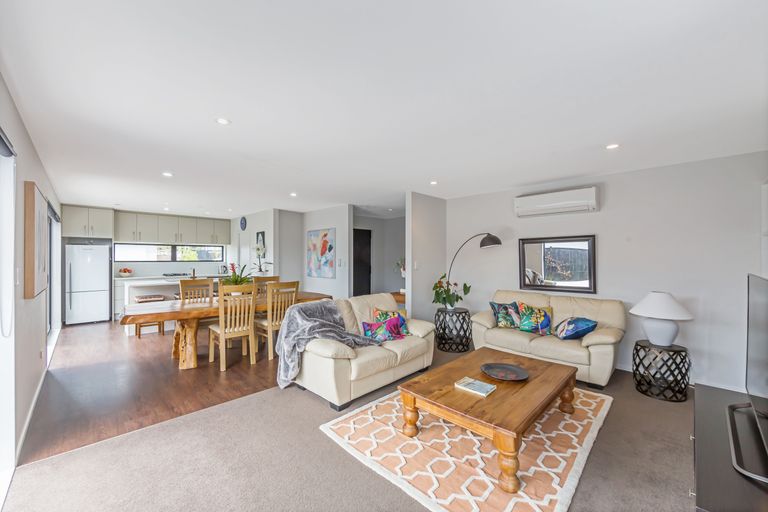 Photo of property in 48 Madison Terrace, Silverdale, 0932