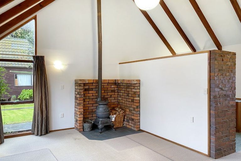 Photo of property in 2 Petries Road, Woodend, 7610